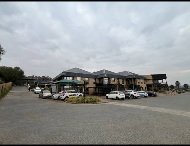 267M² OFFICE TO LET IN MEADOWDALE